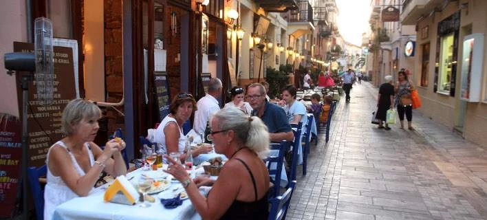 Μπαράζ ελέγχων από ΑΑΔΕ -Μία στις δύο επιχειρήσεις με φορολογικές παραβάσεις